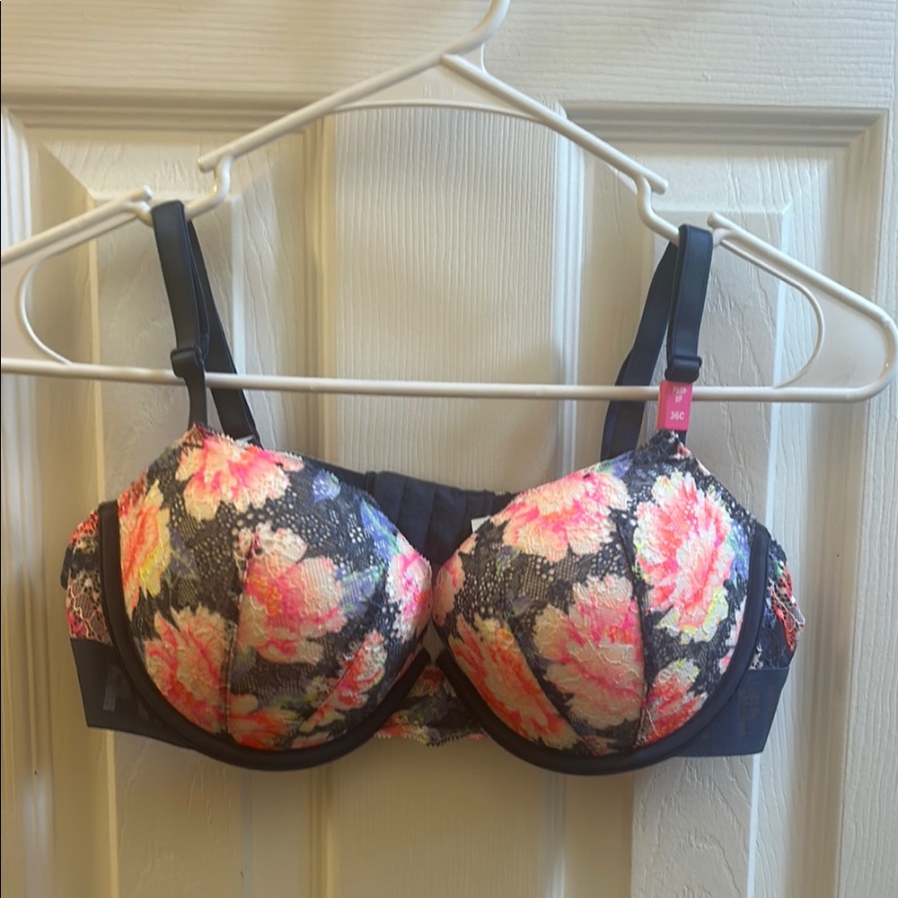 Victoria's Secret Bra with Adjustable Straps NWOT